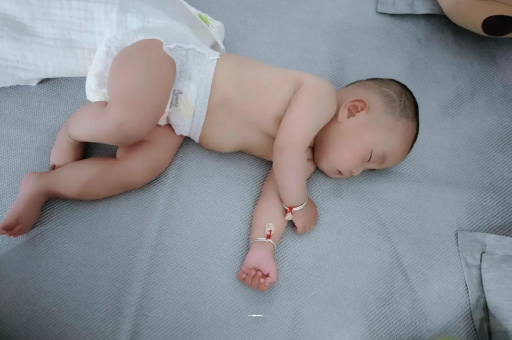 灌云宝宝发烧可以喝牛奶吗